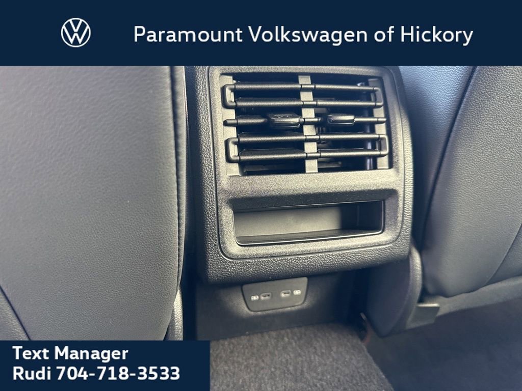 New 2026 Volkswagen GTI SE FWD image 17