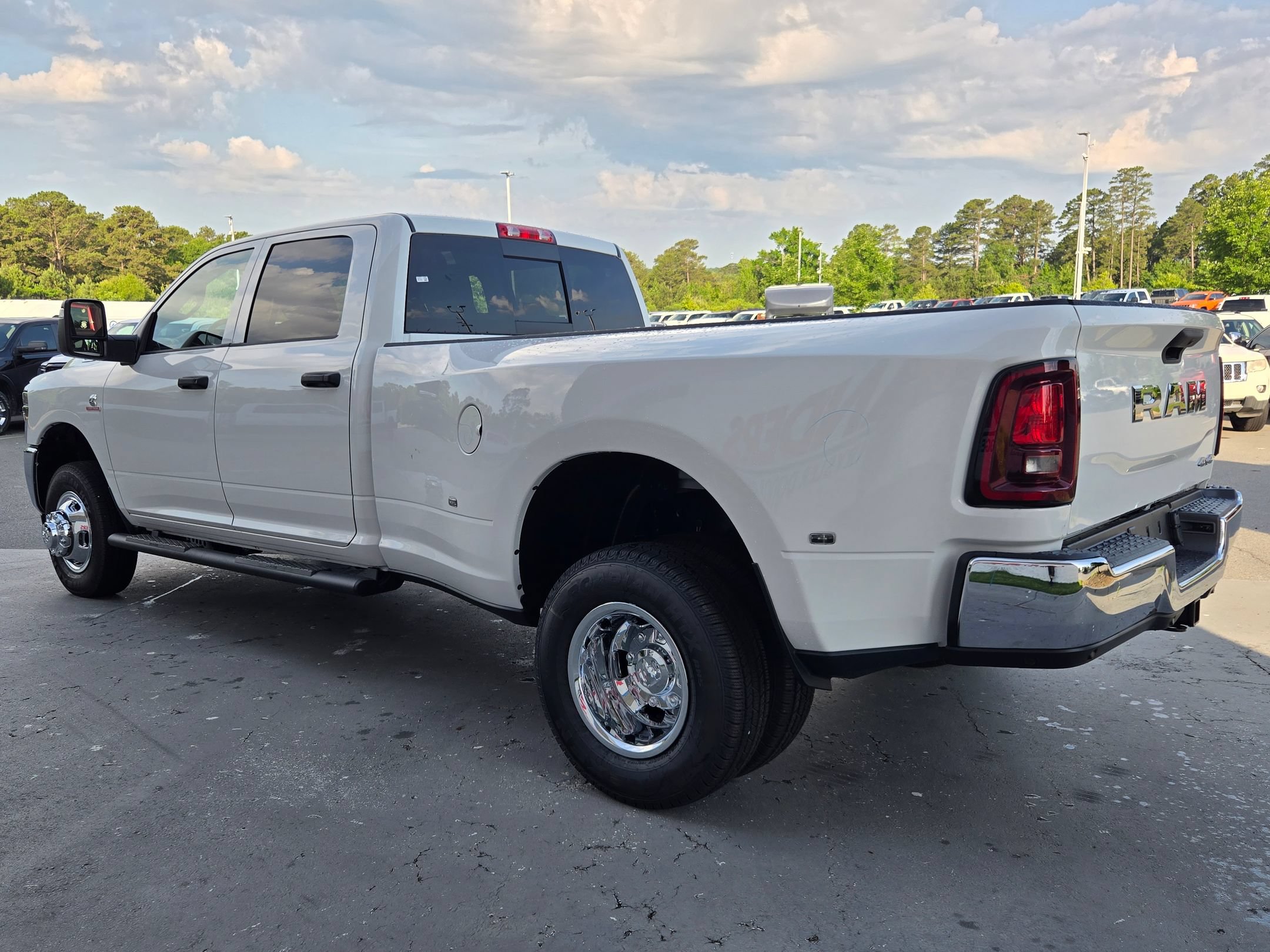 New 2026 RAM 3500 Tradesman AWD/4WD image 5