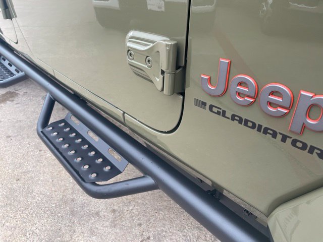 Used 2026 Jeep Gladiator Mojave AWD/4WD image 11