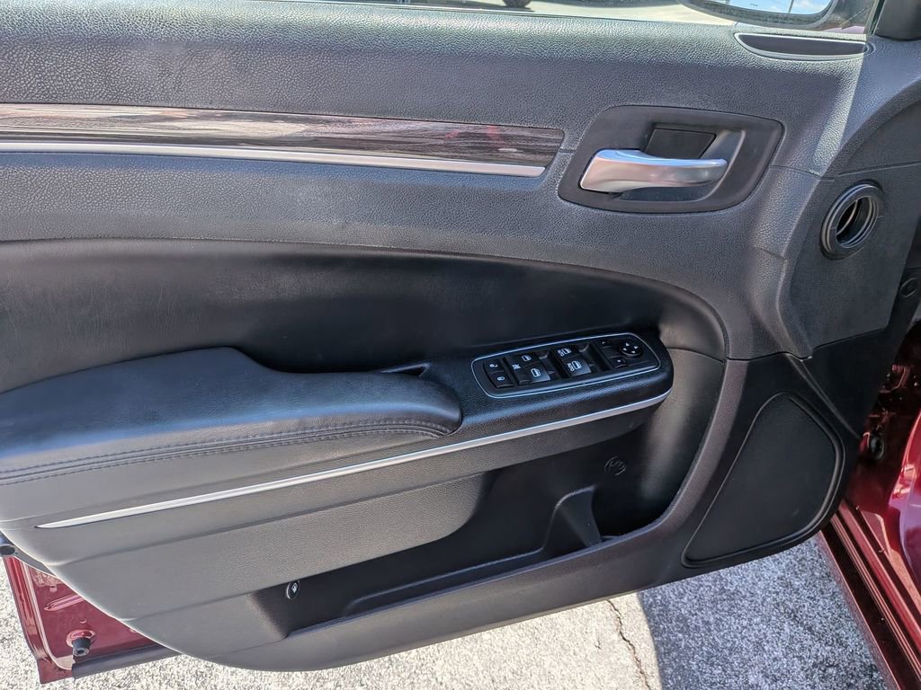 Used 2020 Chrysler 300 Touring AWD/4WD image 9