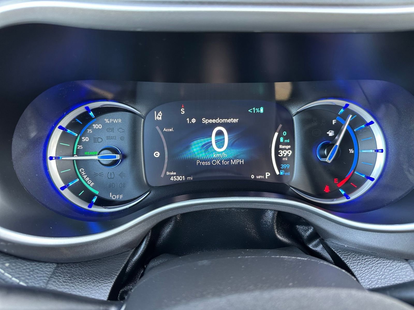 Used 2023 Chrysler Pacifica Touring-L image 42