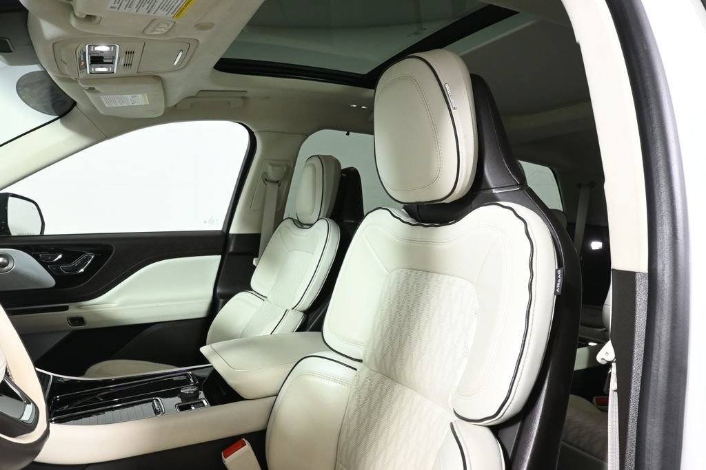 Used 2024 Lincoln Aviator Black Label AWD/4WD image 15