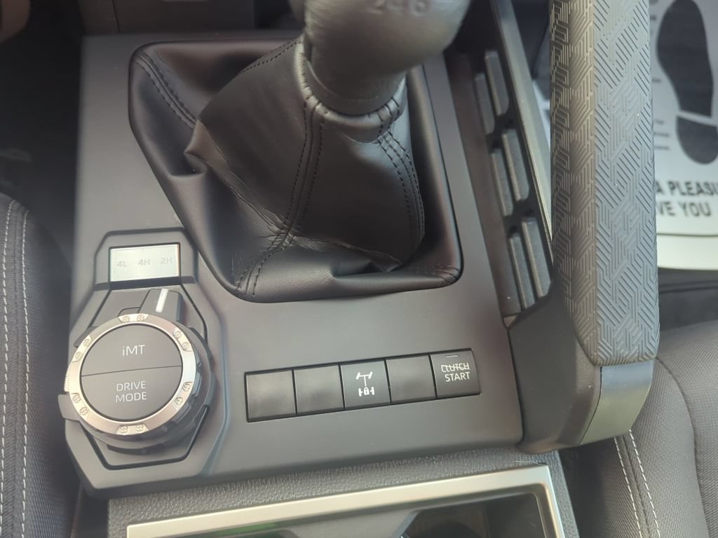 Used 2025 Toyota Tacoma TRD Off-Road AWD/4WD image 30