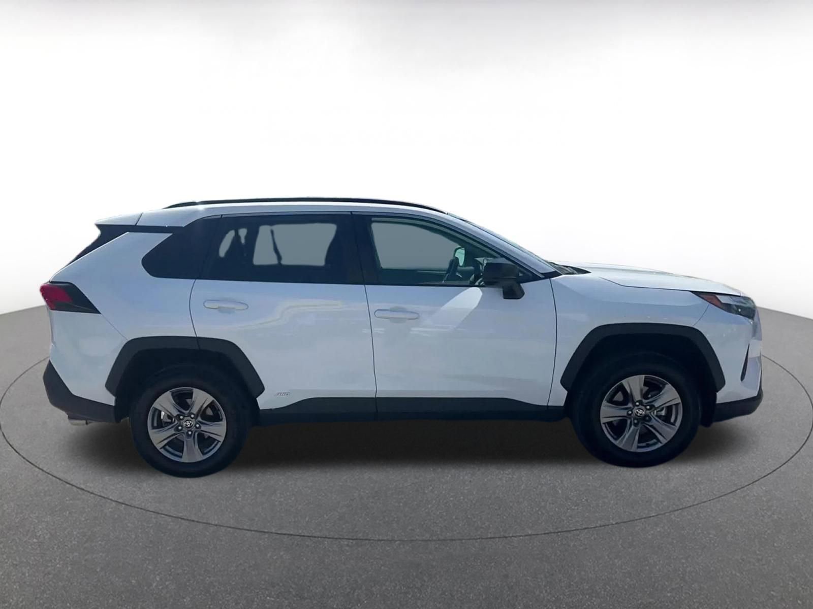 Used 2025 Toyota RAV4 LE AWD/4WD image 16
