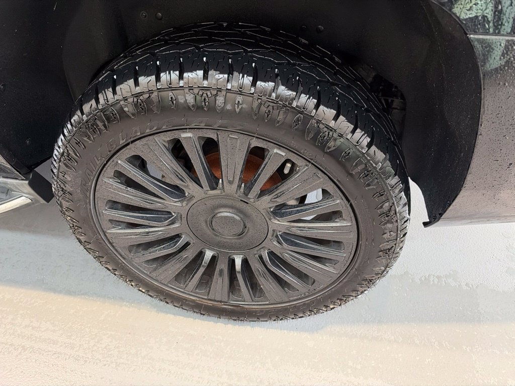 Used 2016 Cadillac Escalade Luxury AWD/4WD image 5