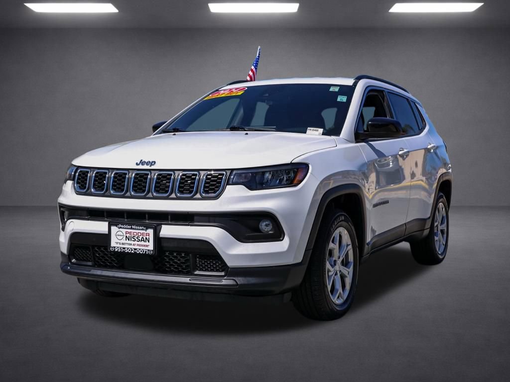 Used 2024 Jeep Compass Latitude image 8