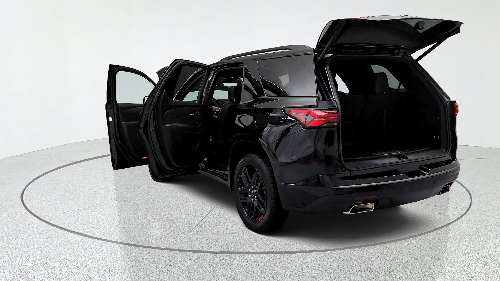 Certified 2023 Chevrolet Traverse Premier w/ Redline Edition FWD image 11