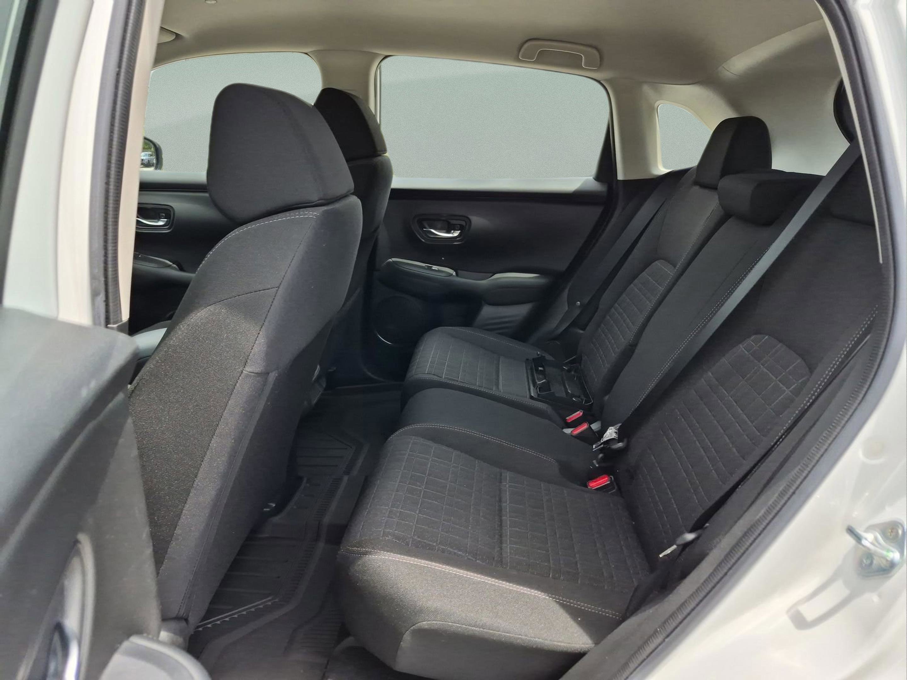 Certified 2023 Honda HR-V LX image 17