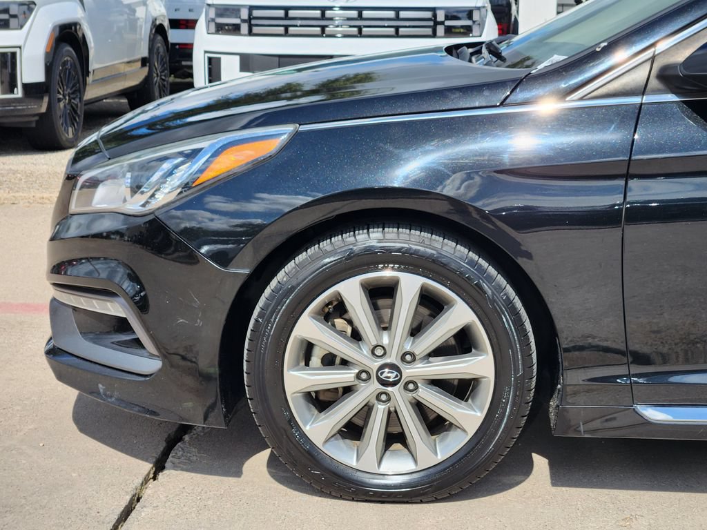 Used 2017 Hyundai Sonata Limited w/ Ultimate Package 04 FWD image 9