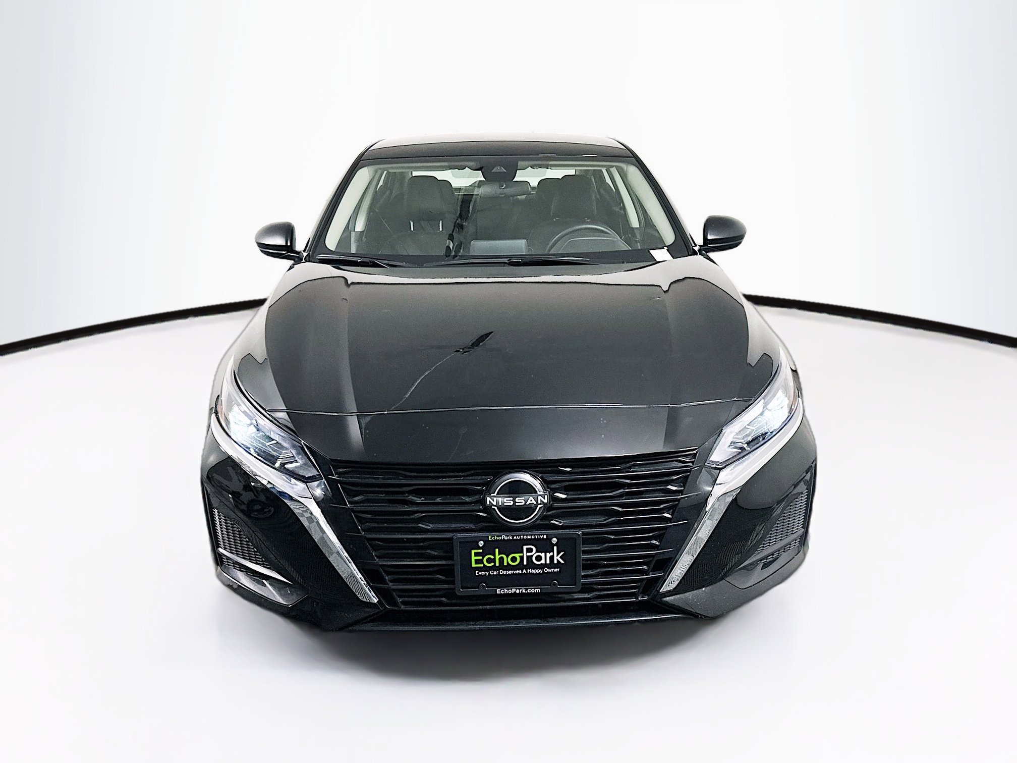 Used 2025 Nissan Altima 2.5 SV FWD image 2