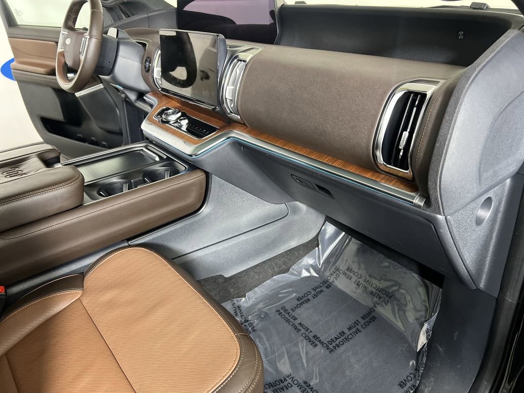 Used 2025 Ford Expedition King Ranch image 31