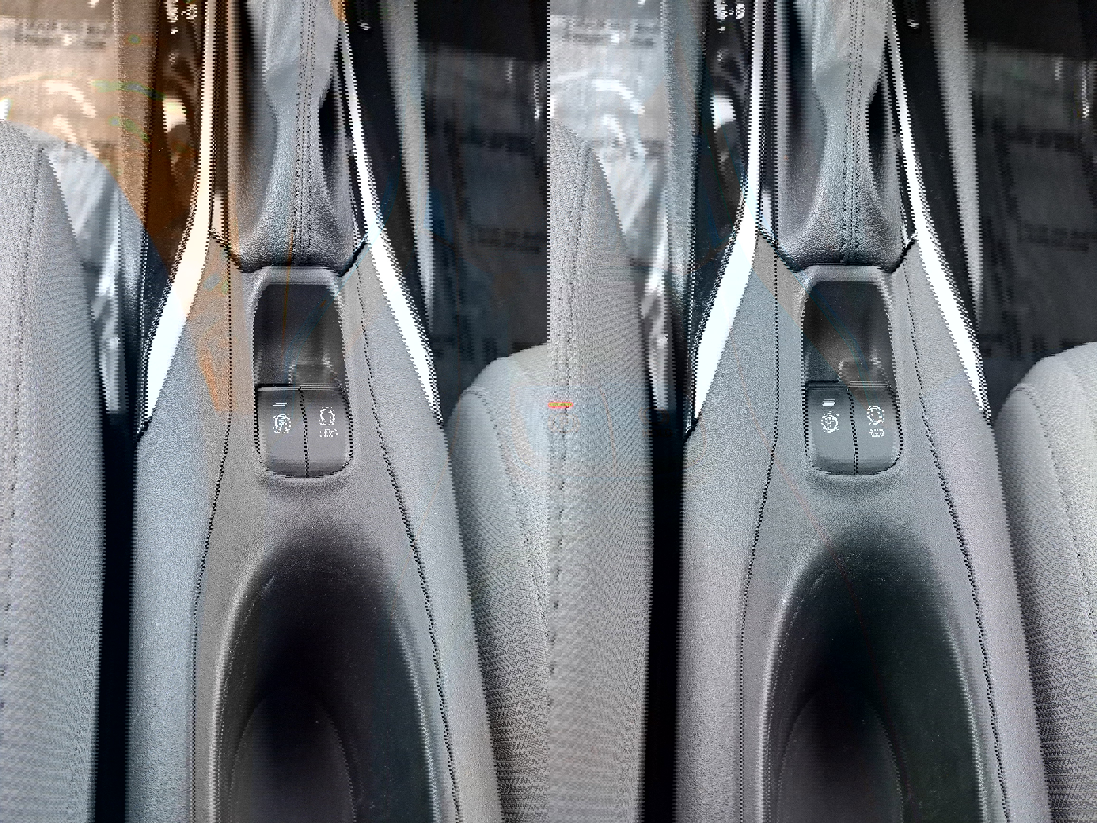 Used 2023 Toyota Corolla Cross SE image 18