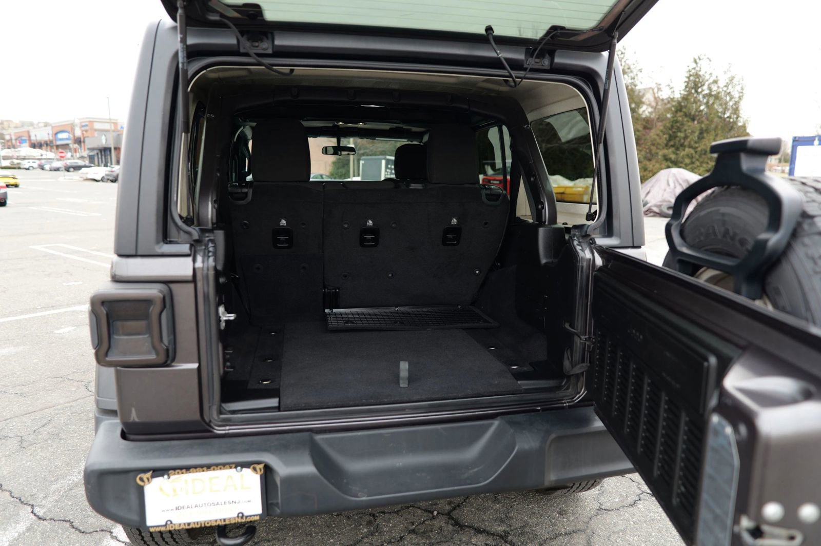 Used 2019 Jeep Wrangler Unlimited Sport S image 26