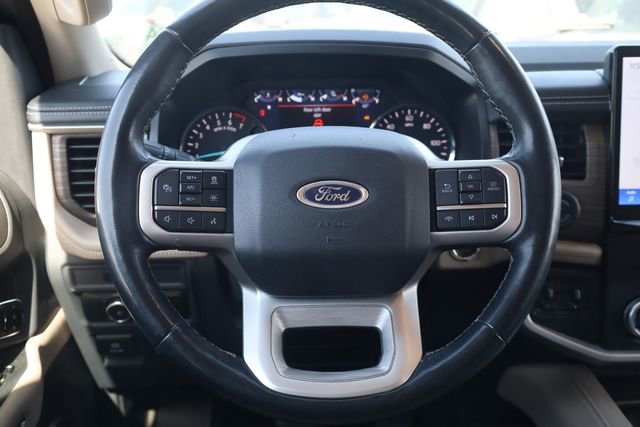 Used 2023 Ford Expedition Limited AWD/4WD image 14
