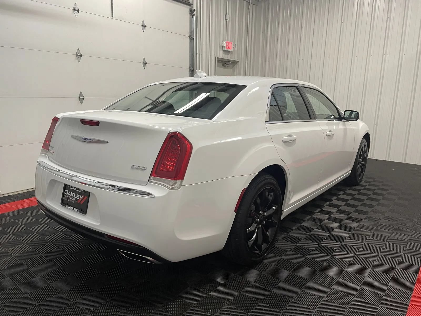 Used 2022 Chrysler 300 Touring AWD/4WD image 4