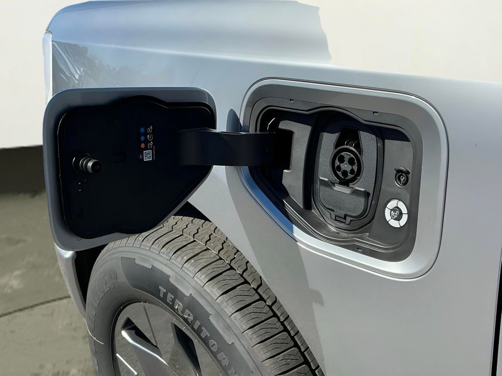 New 2025 Ford F150 Lightning Flash image 24
