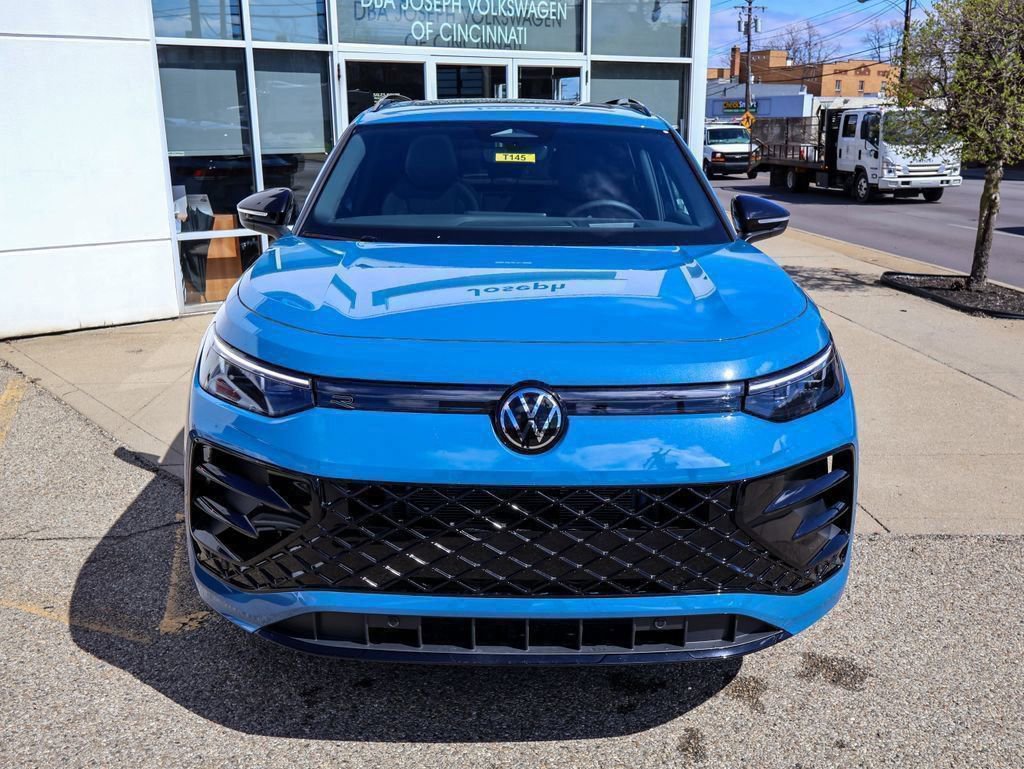 New 2026 Volkswagen Tiguan SE R-Line AWD/4WD image 8