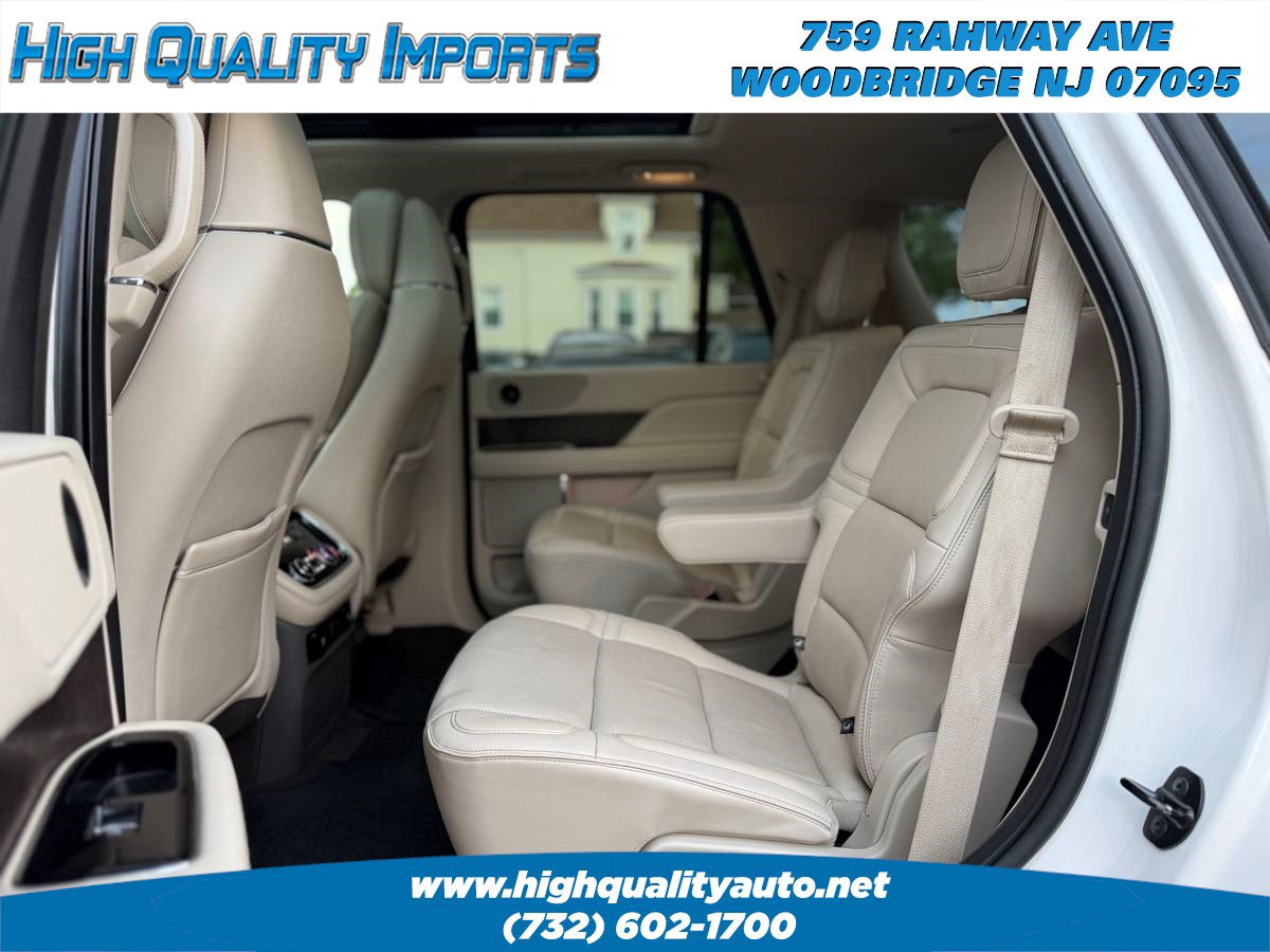 Used 2018 Lincoln Navigator Select w/ Technology Package AWD/4WD image 15