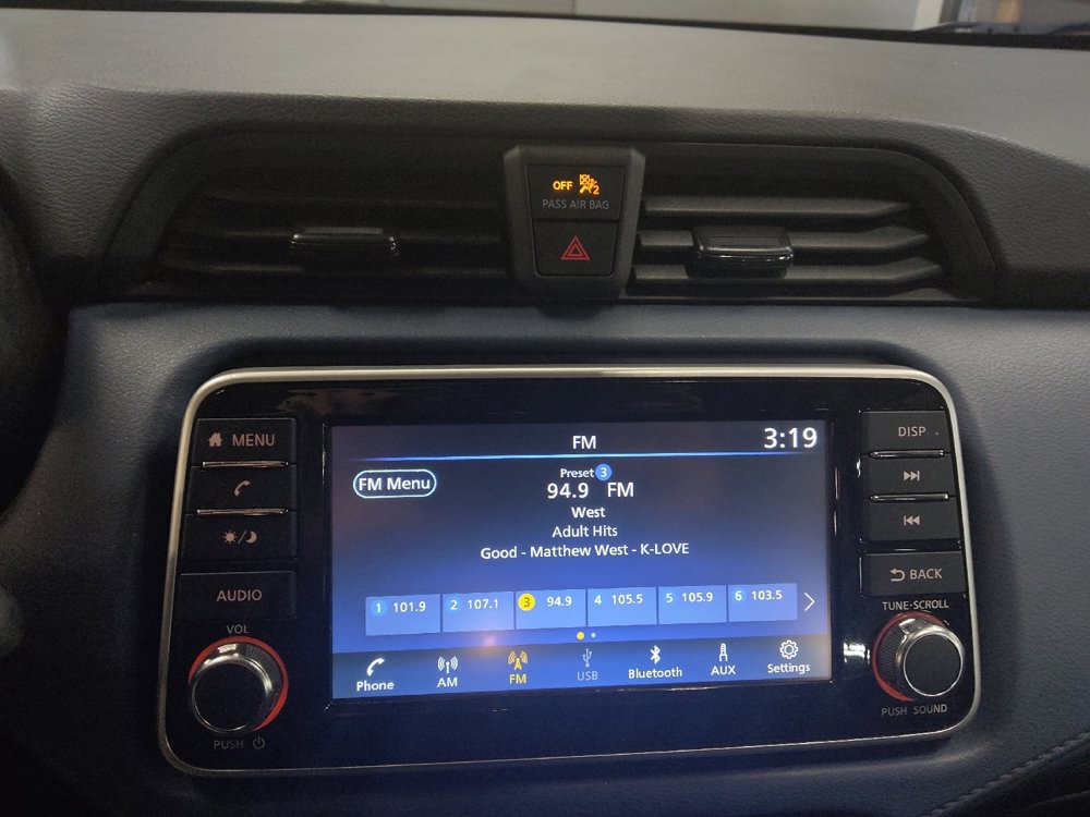 Used 2025 Nissan Versa SV image 25