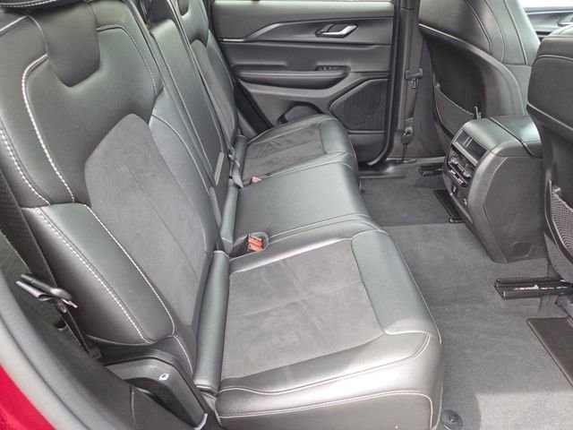 Used 2024 Jeep Grand Cherokee Altitude AWD/4WD image 5