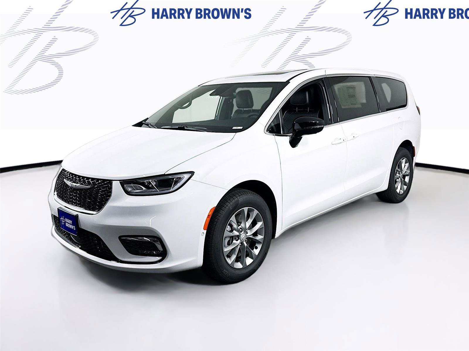 New 2026 Chrysler Pacifica Limited w/ Trailer Tow Group image 1