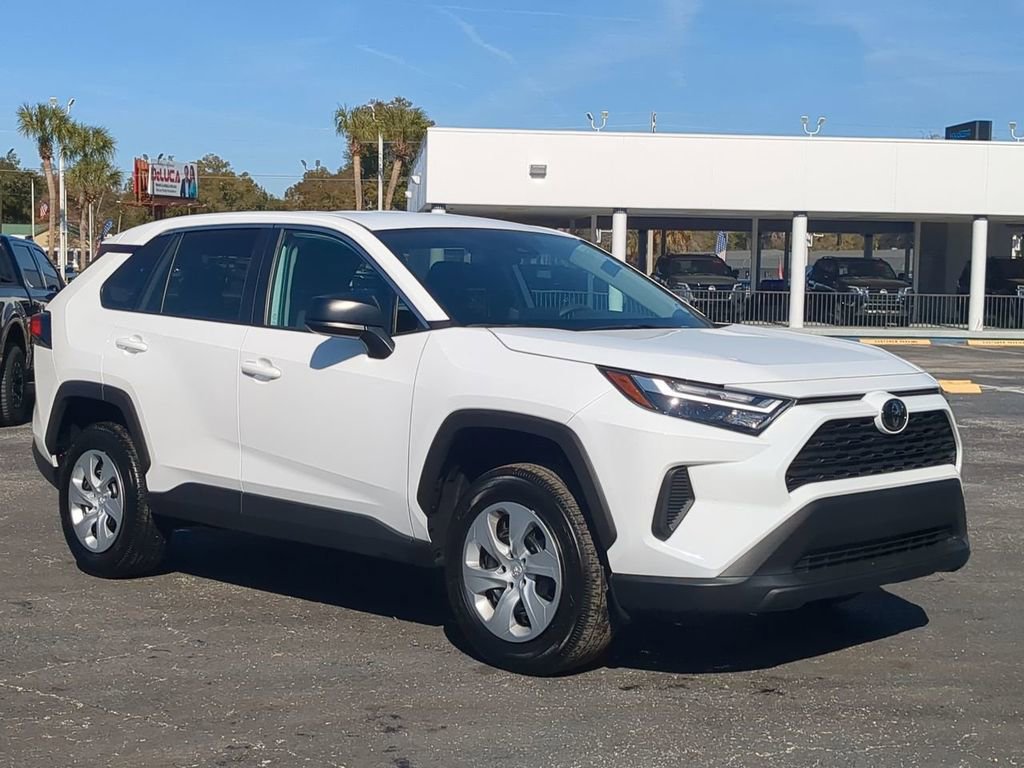 Used 2025 Toyota RAV4 LE image 3