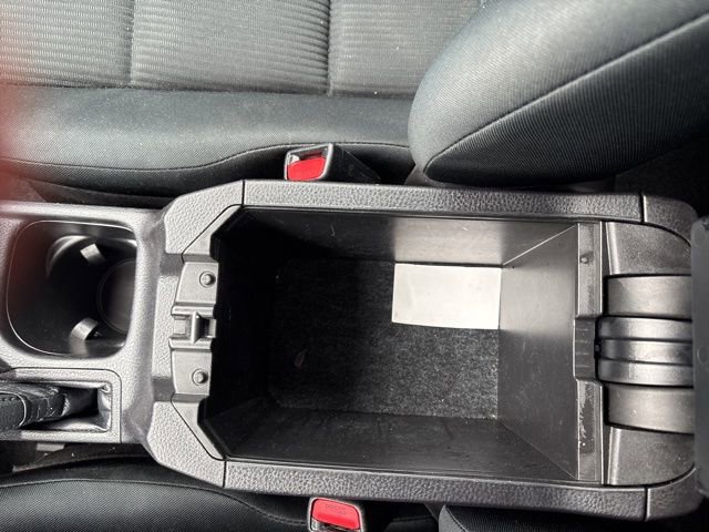 Used 2016 Toyota RAV4 LE AWD/4WD image 17