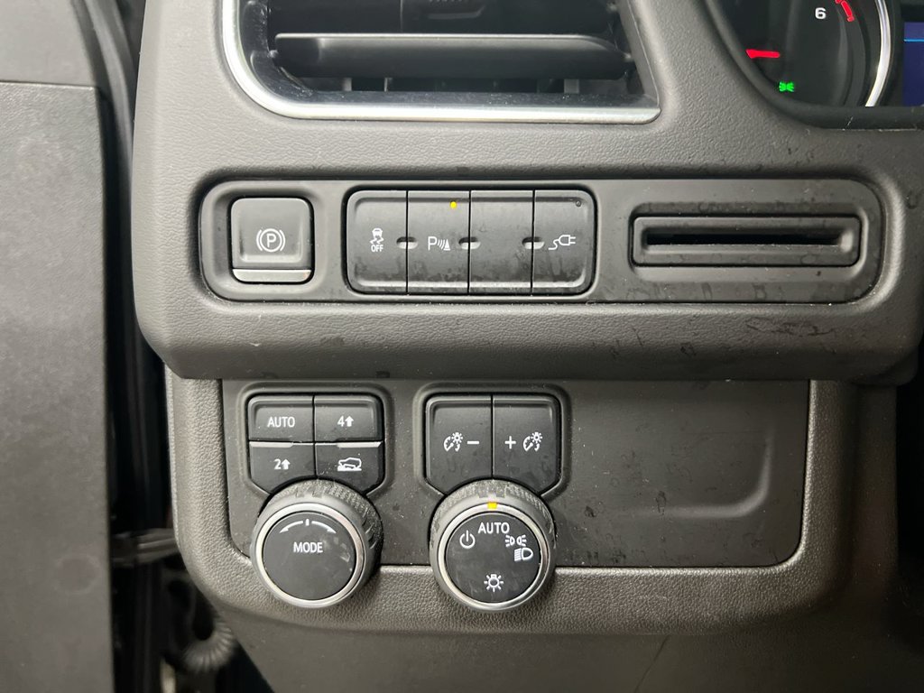 Used 2021 Chevrolet Suburban LT w/ Rear Media and Nav Package AWD/4WD image 19