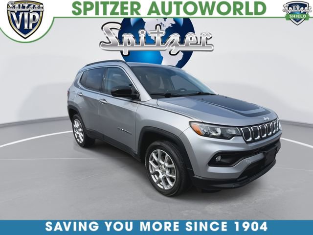Used 2022 Jeep Compass Latitude w/ Sun and Sound Group AWD/4WD image 2