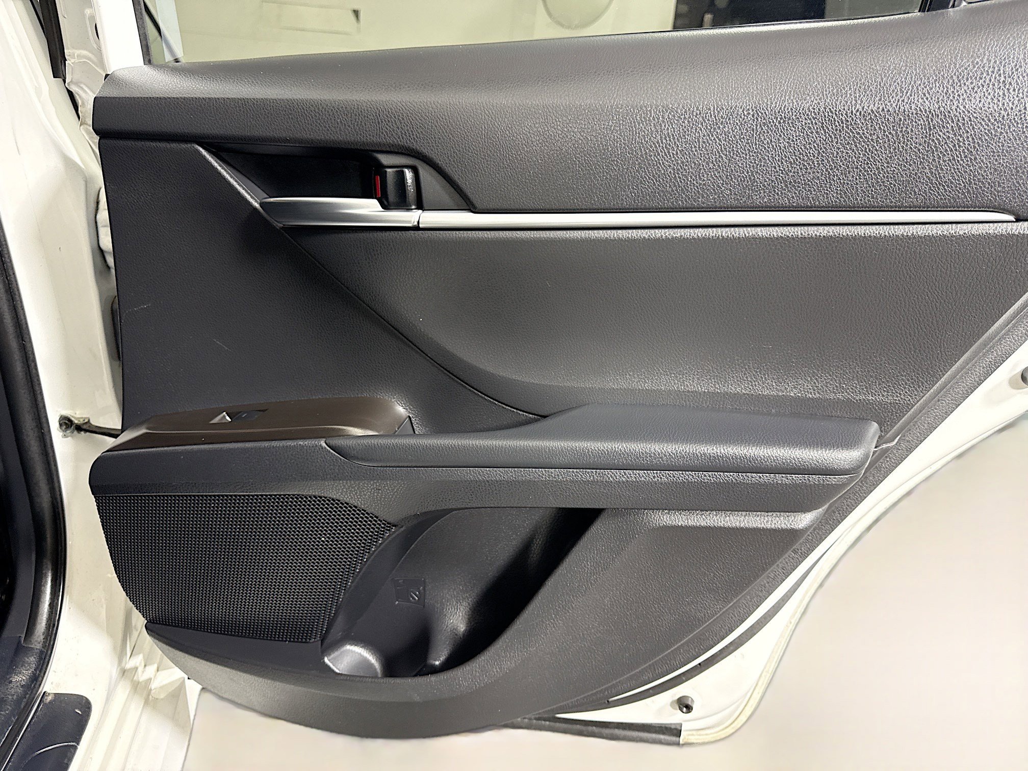 Used 2022 Toyota Camry LE image 27