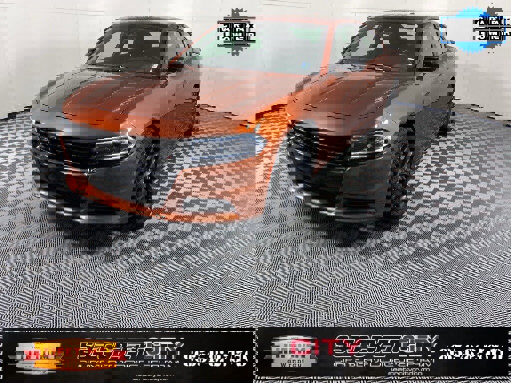 Used 2023 Dodge Charger SXT w/ Blacktop Package image 3