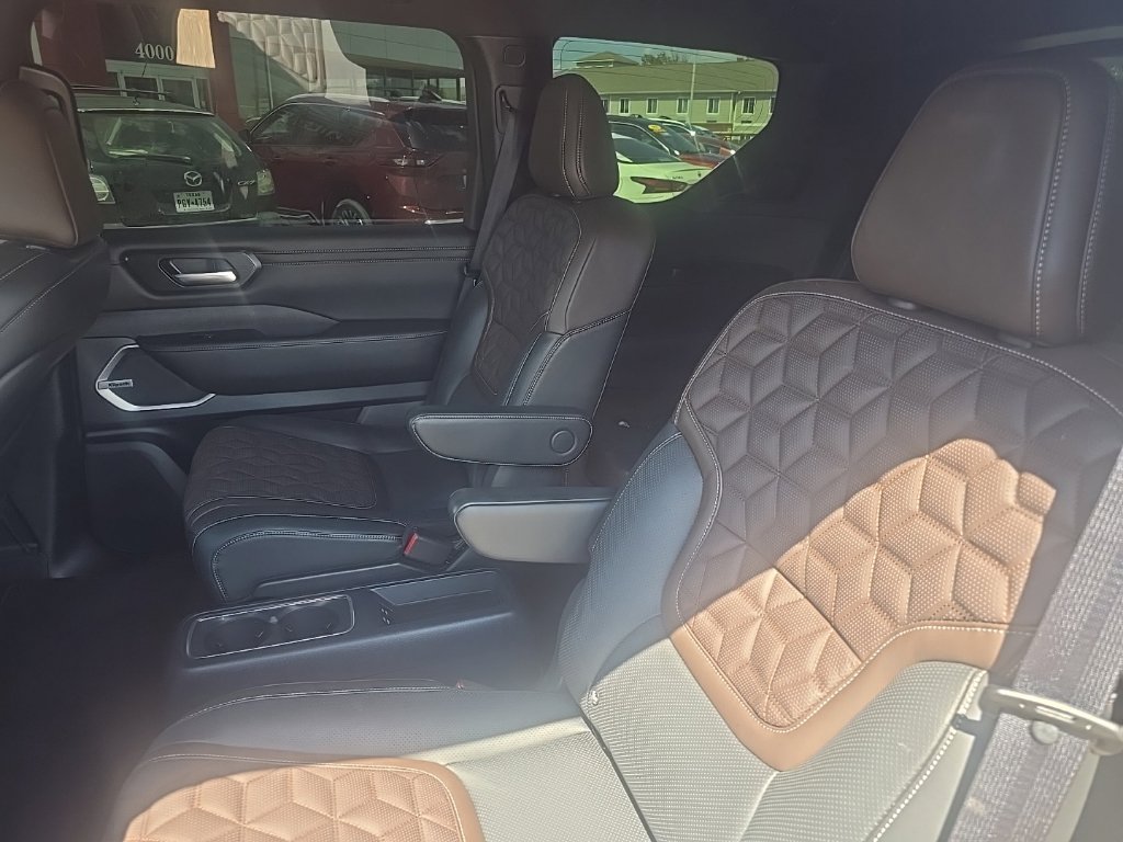 Certified 2025 Nissan Armada Platinum w/ Convenience Package RWD image 10