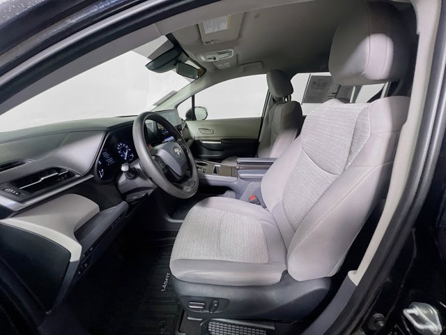 Used 2022 Toyota Sienna LE image 12