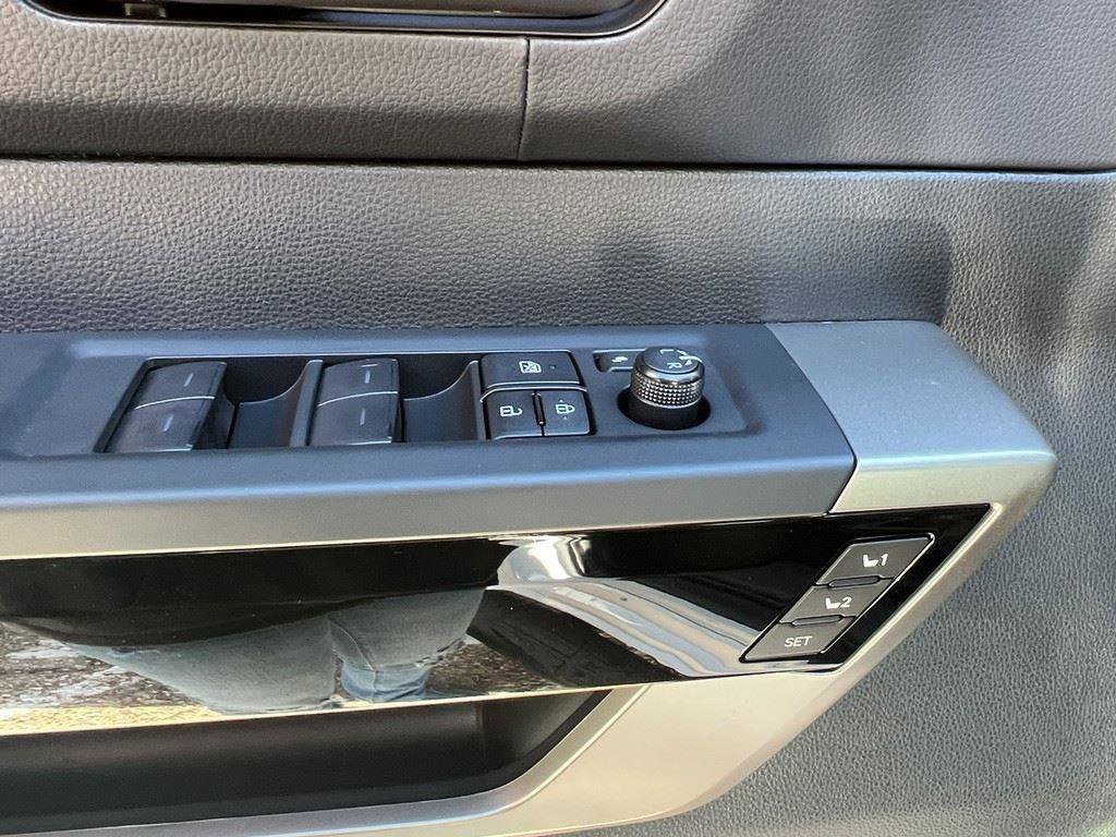 Used 2025 Toyota Tundra Limited w/ Power Package image 18