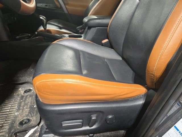 Used 2016 Toyota RAV4 SE w/ Advanced Technology Package image 14