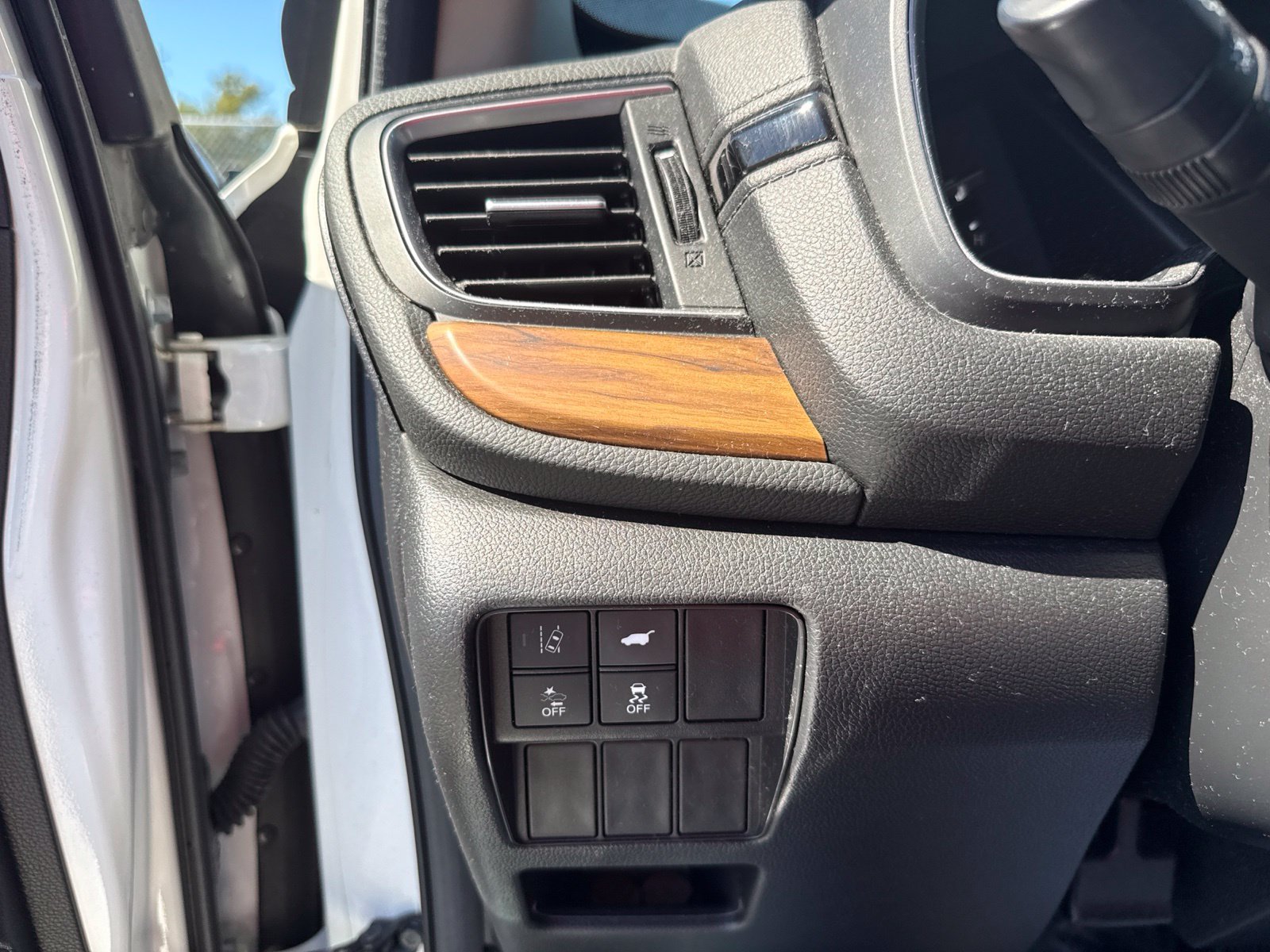 Used 2018 Honda CR-V Touring image 18