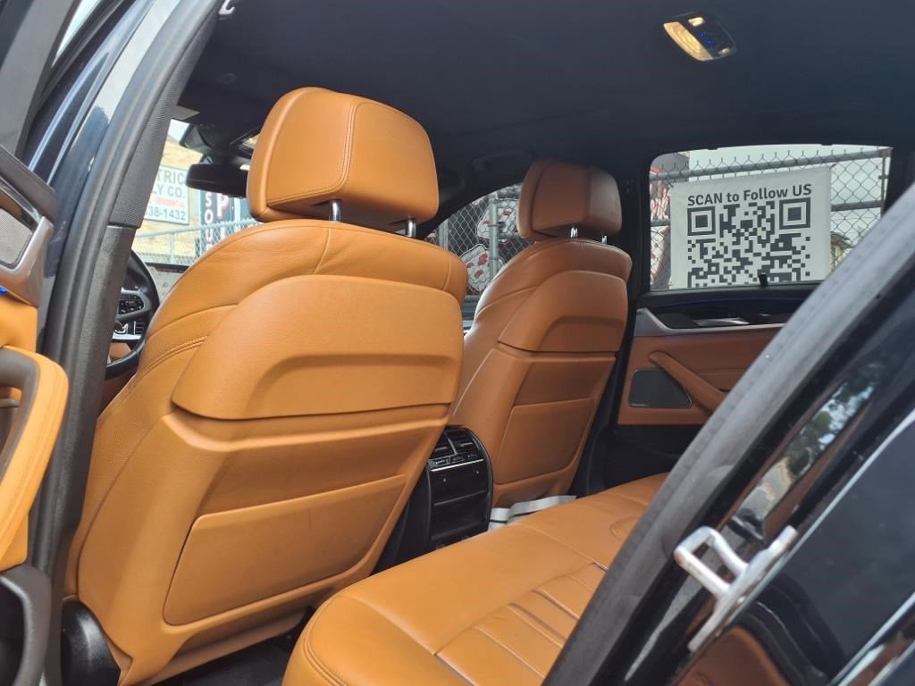 Used 2019 BMW M550i xDrive image 25