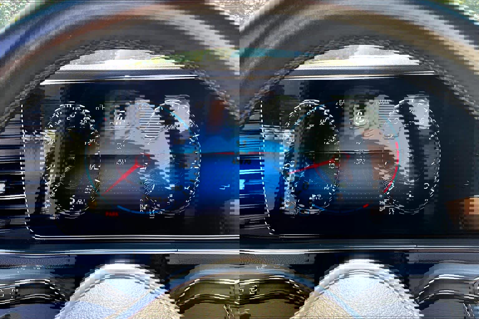 Used 2021 Mercedes-Benz GLE 350 4MATIC w/ Premium Package image 26