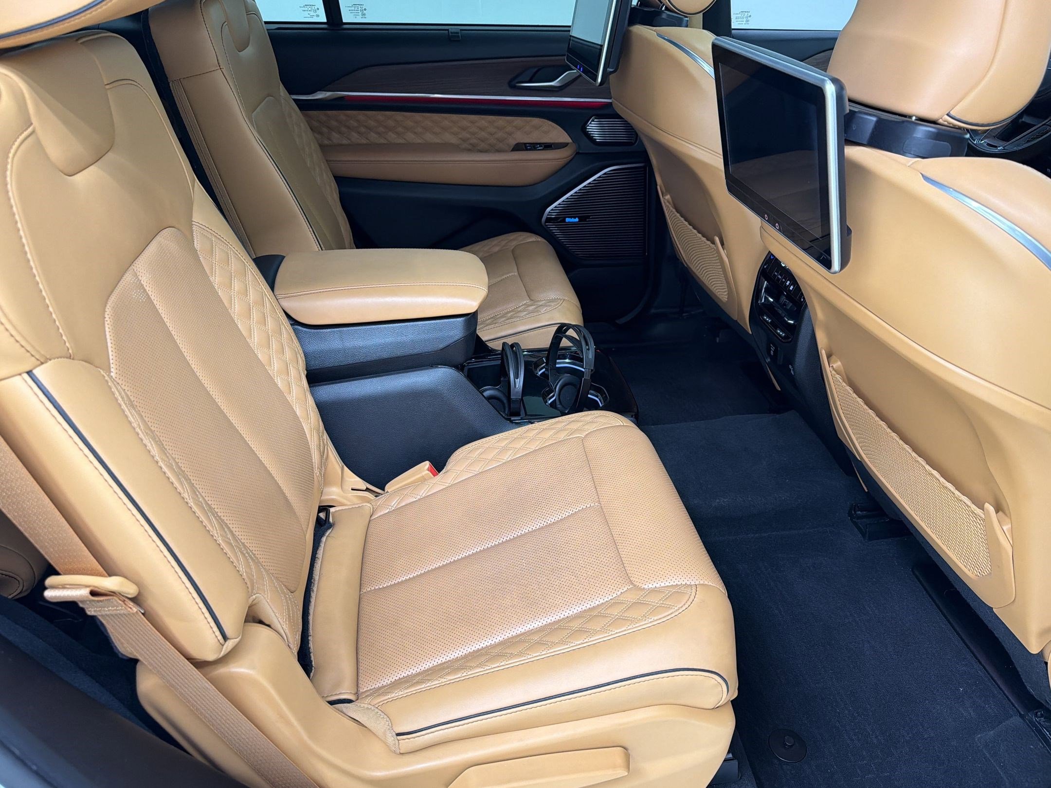 Used 2023 Jeep Grand Cherokee L Summit w/ Advanced Protech Group IV image 33