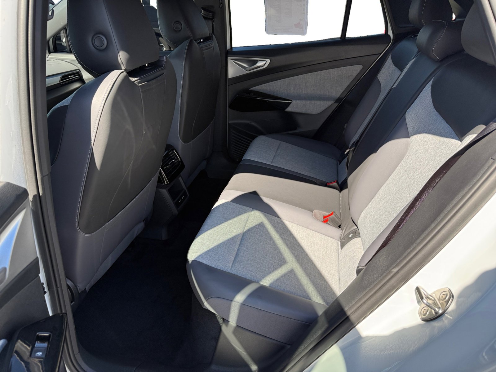 Certified 2024 Volkswagen ID.4 2WD image 16