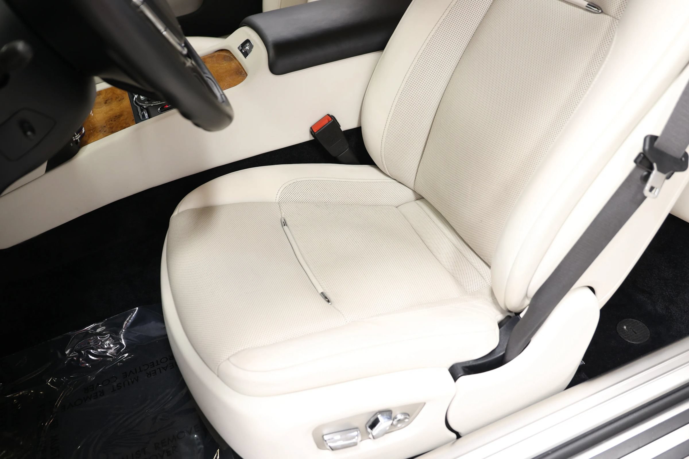 Used 2017 Rolls-Royce Wraith RWD image 26