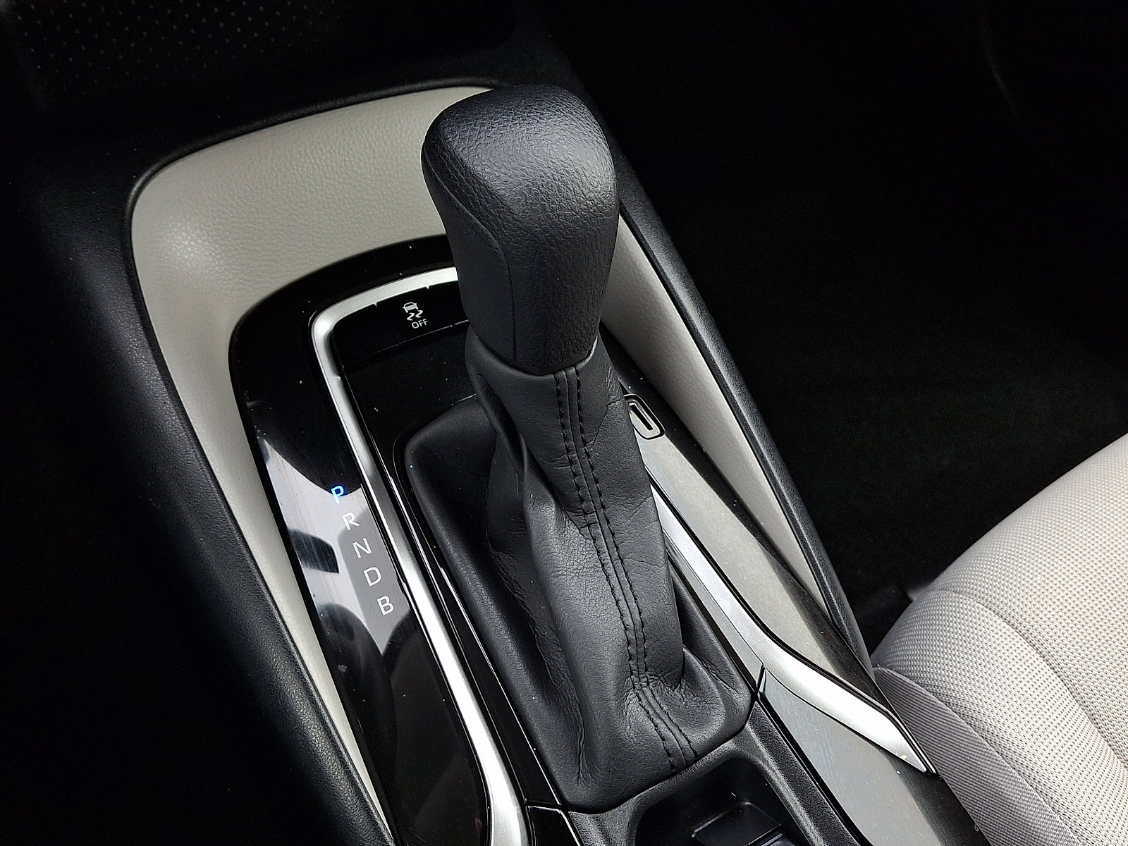 Used 2020 Toyota Corolla LE image 12