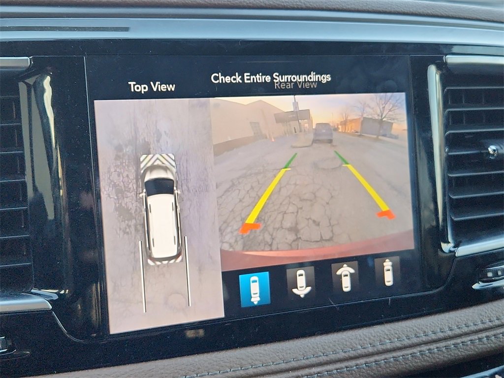 Used 2020 Chrysler Pacifica Limited w/ Advanced Safetytec Group image 26