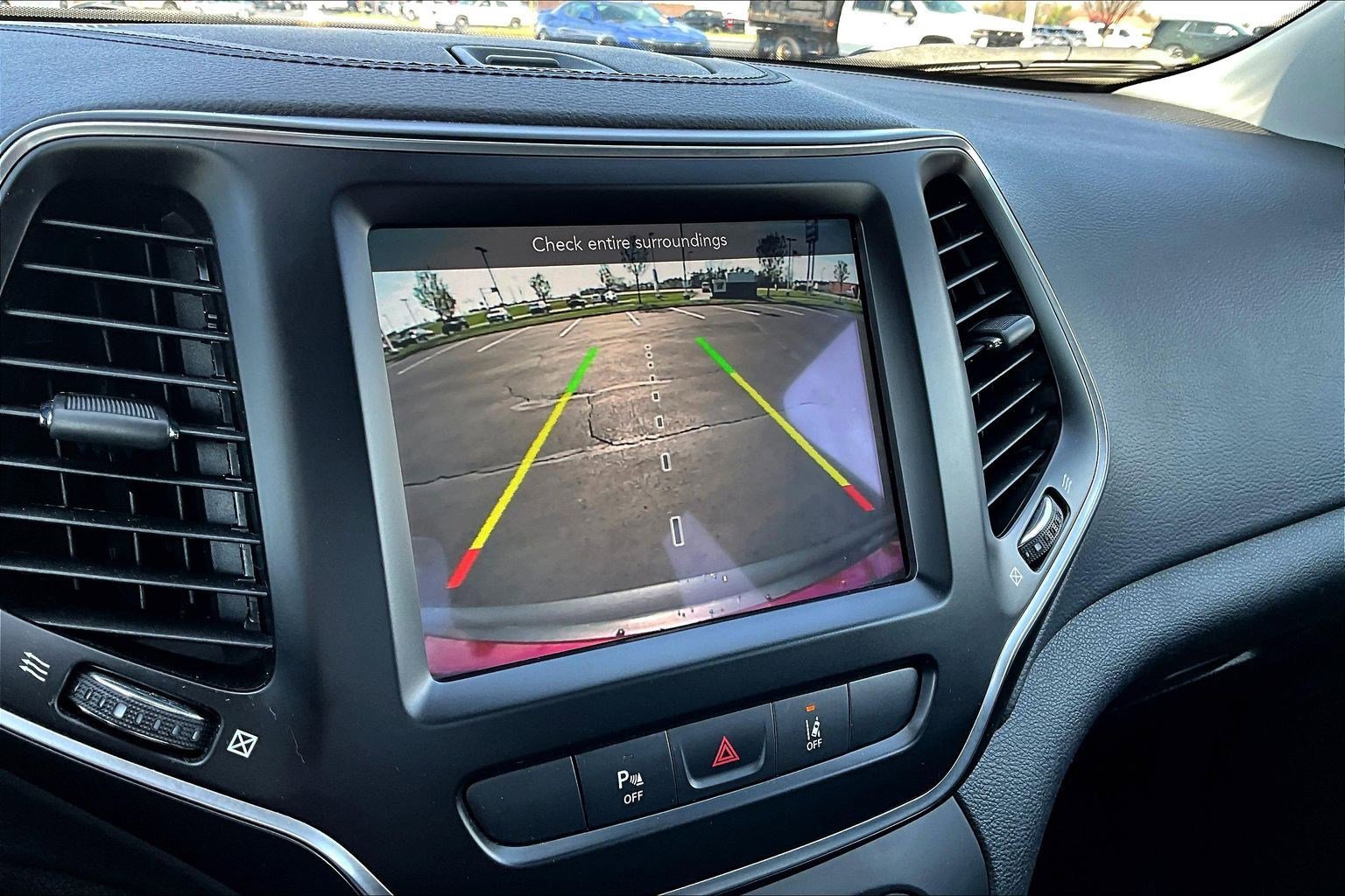 Used 2021 Jeep Cherokee Latitude Lux w/ Comfort/Convenience Group image 14