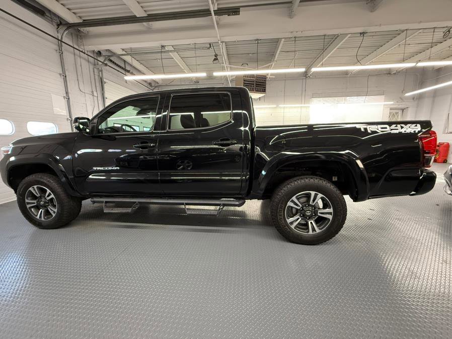 Used 2018 Toyota Tacoma TRD Sport image 14