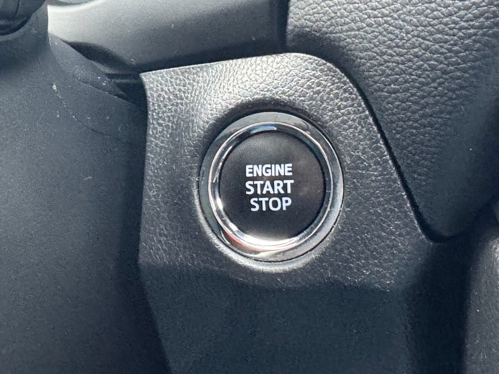 Used 2023 Toyota RAV4 XLE AWD/4WD image 30