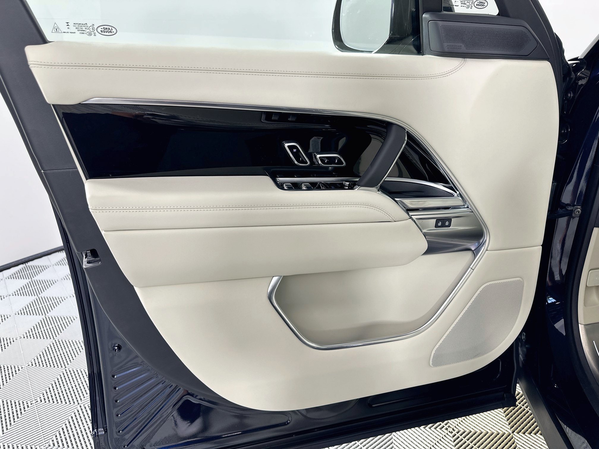 New 2027 Land Rover Range Rover SE AWD/4WD image 14