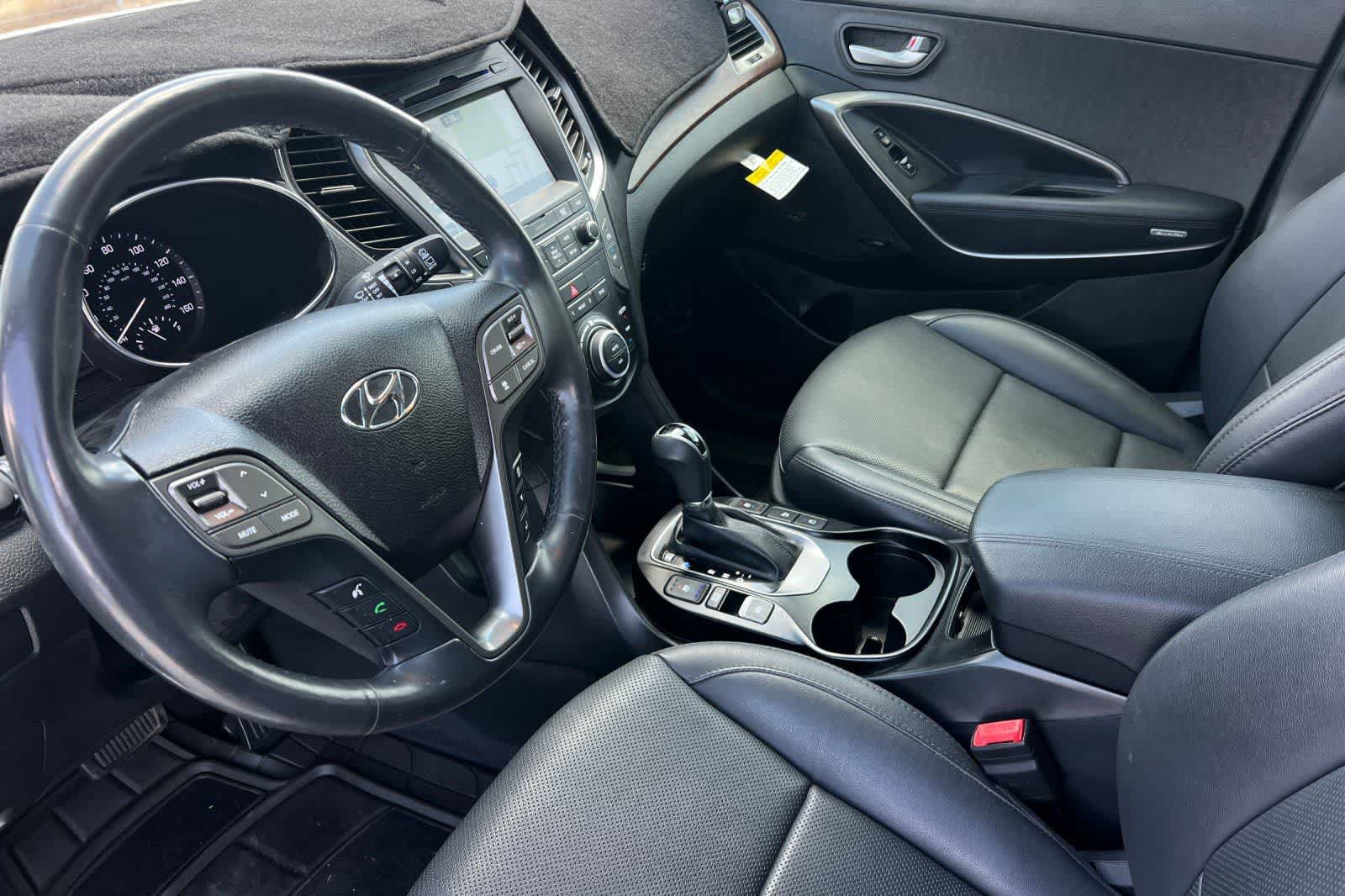 Used 2018 Hyundai Santa Fe Sport w/ 2.0T Ultimate Tech Package 05 FWD image 14