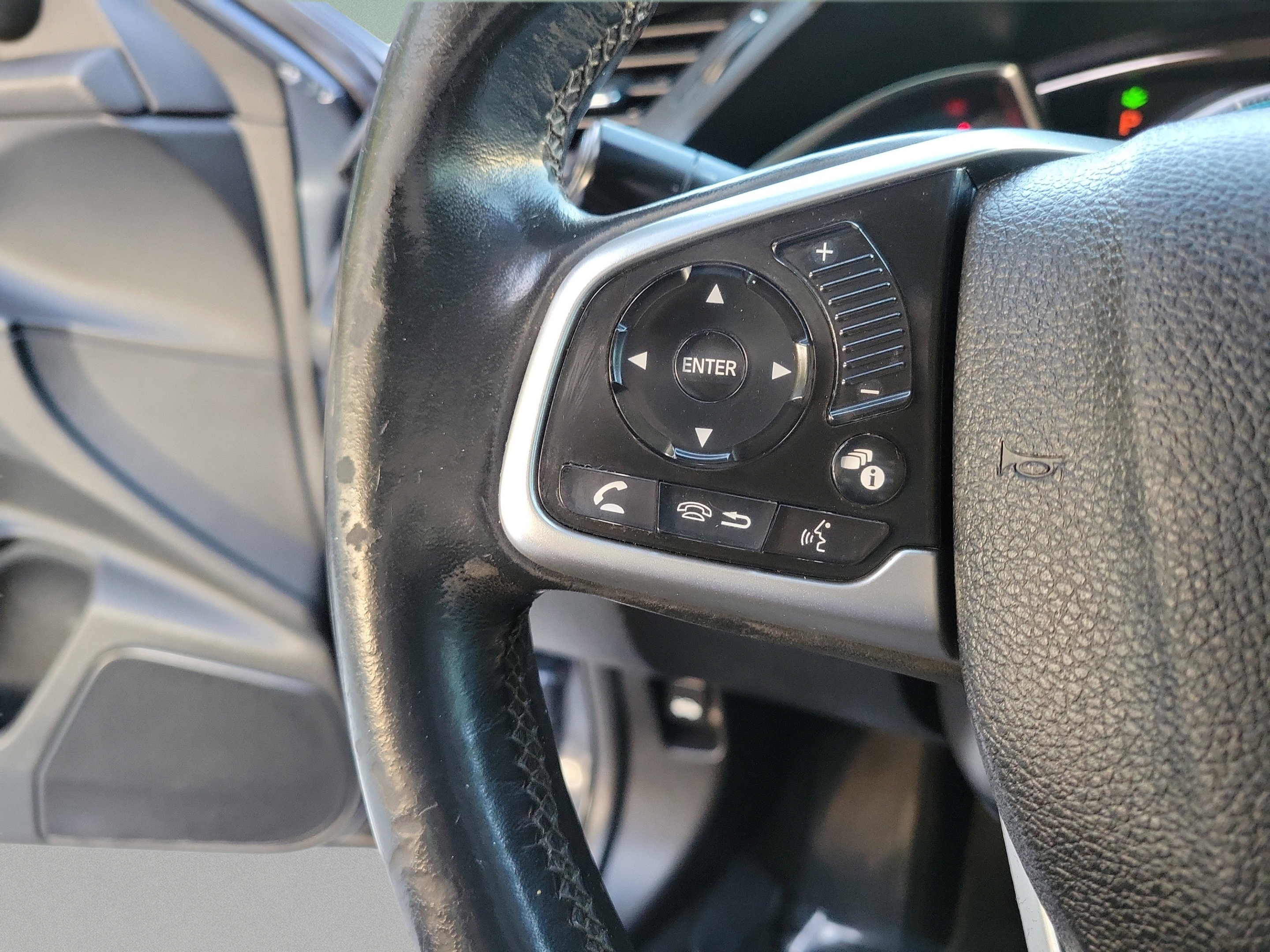 Used 2018 Honda Civic EX-L image 26