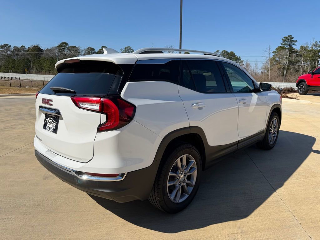 Used 2024 GMC Terrain SLT image 5